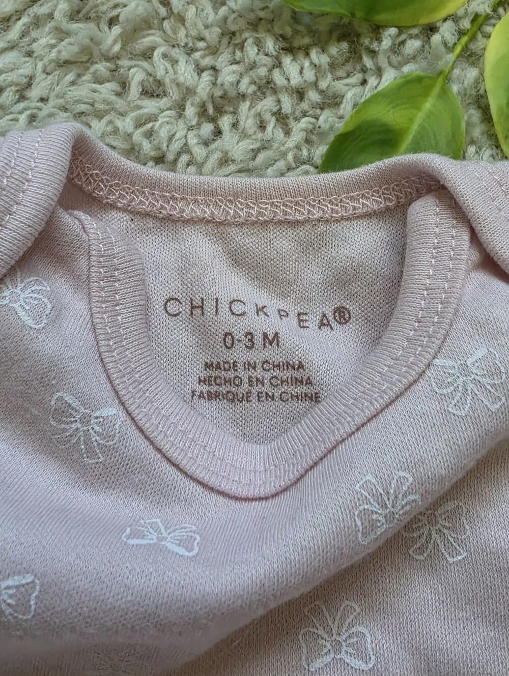 Baby Girl Light Pink Bow Onesie (0-3 Months)